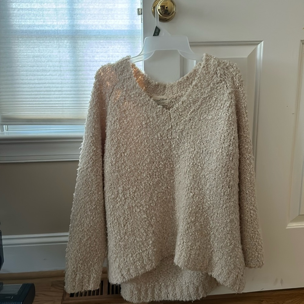Cream colored universal thread sweater XXL